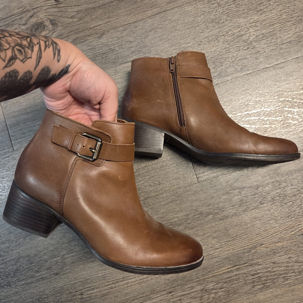 Naturalizer • Brown Leather Booties - Picture 2 of 11